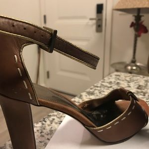 Beautiful Enzo Angiolini sandals